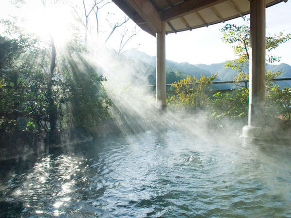 Open-air bath